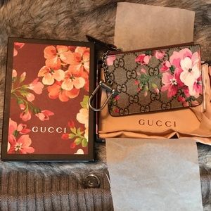 SOLD ✨Gucci Blooms Key Case ✨